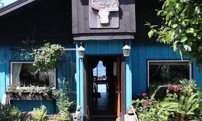 Port Clements House | A Serene Guest House Perched Right On The Ocean, Pet Friendly, Central.