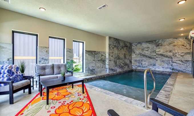 Wears Valley Cabin | A Smoky Mountain Splash-Smith Creek Reserve, Waterpark, Theater Room, Pool!