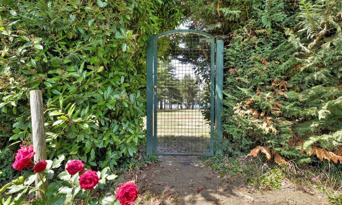 Monterol House | A spacious 3BR apartment near the beach BRANKA