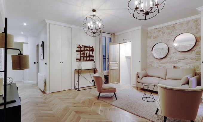 Arts-et-Metiers Apartment | A Stunning 3BR/3BA in the Marais