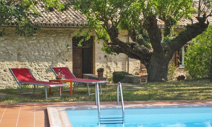 Pioraco House | A total immersion in greenery and tranquillity.