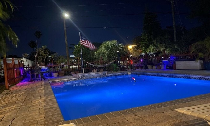 Belleair Beach House | A Unique White-Sand Beach House/Special Rates for a stay over 3 months. 🏝🏖⛱