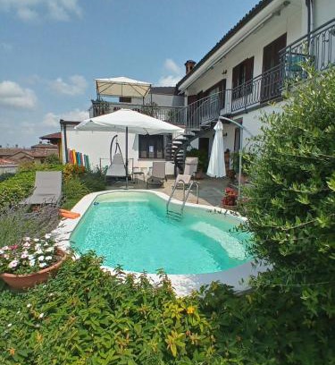 Castiglione Falletto Apartment | A Vijeta