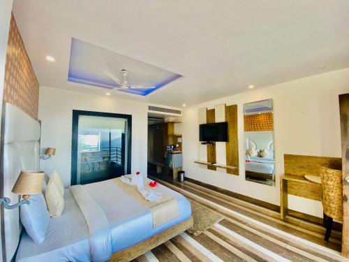 Mashobra Hotel | Aachman Nature Valley Resort Mashobra BY NAINA STAYCATION- Private Parking - Balcony and valley view Rooms