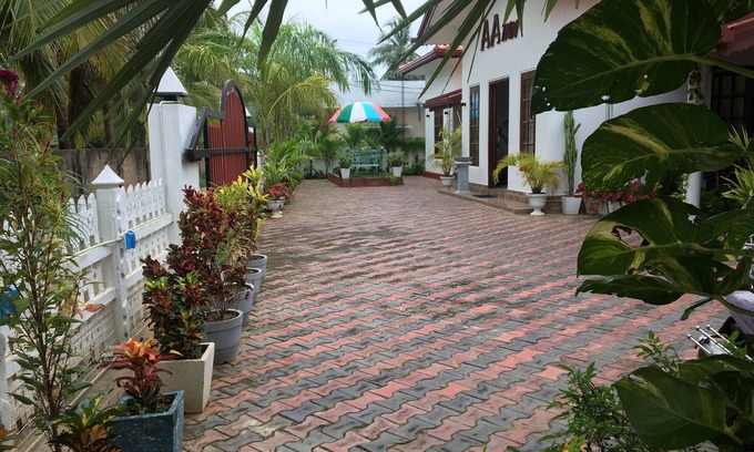 Trincomalee Hotel | Aainn Guest