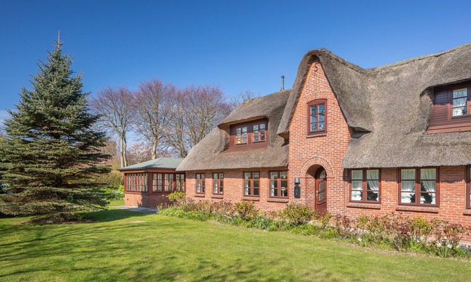 Keitum House | Aalernhüs - Südöstliche Haushälfte Eines Historischen Friesenhauses