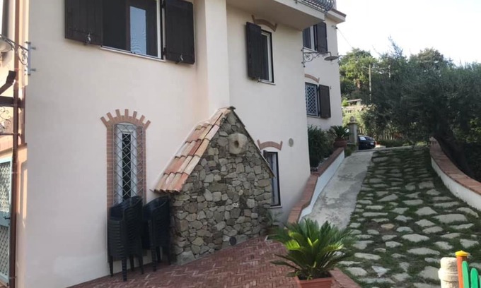 Tripi Bed & Breakfast | ABAKAINON COUNTRY B & B