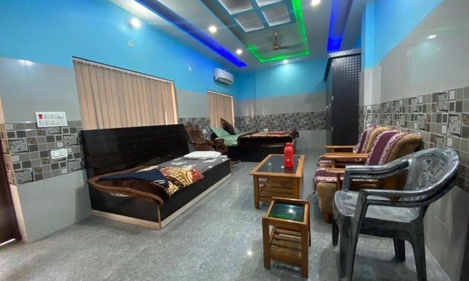 Varanasi Hotel | Abhivadya Gange Hotel And Cottage