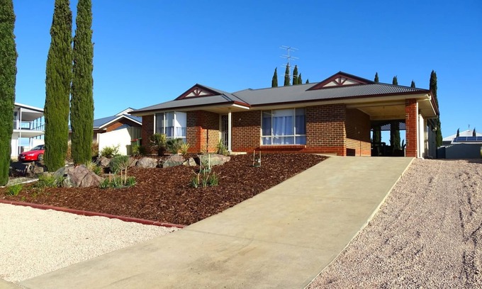 Moonta Bay Hotel | About That Time, Port Hughes