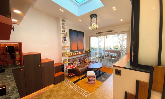 Quartier Sainte-Marguerite Apartment | Absolute peace and terrace in Bastille