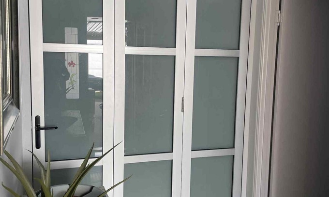 Point Vernon House | Absolute privacy central location close to beach and shops