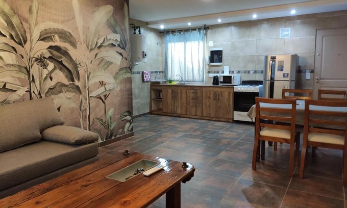 Jose C. Paz Apartment | Acogedor departamento tropical