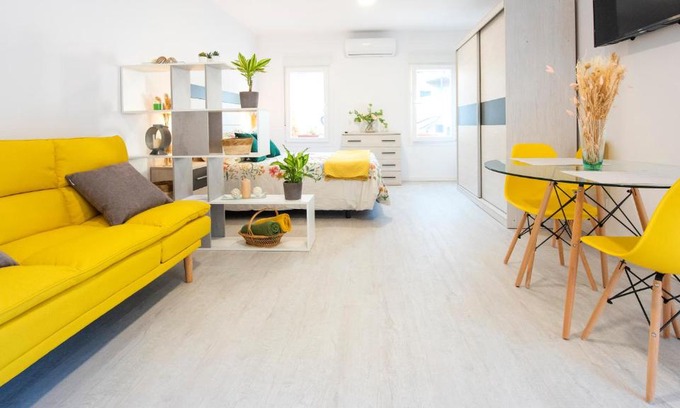 Province of Toledo House | Acogedora casa de invitados con piscina compartida