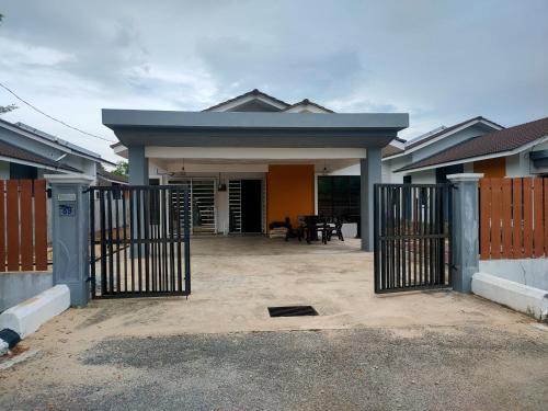 Kampong Raja House | Adam Homestay Besut