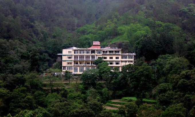 Kandaghat Hotel | ADB Rooms Hotel Falcon Crest, Shimla