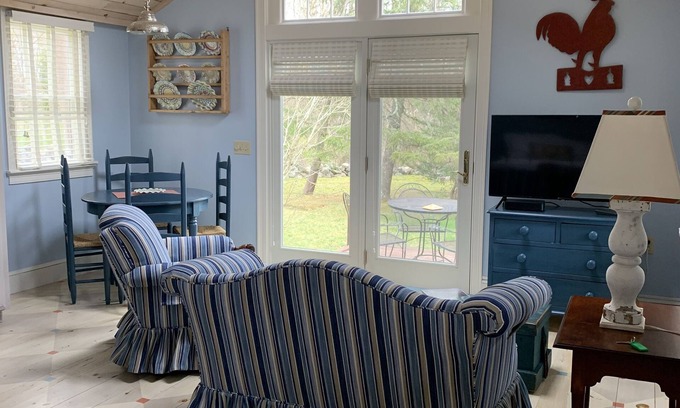 Cummaquid Cottage | Adorable cottage on Cape Cod's historic Rt 6A