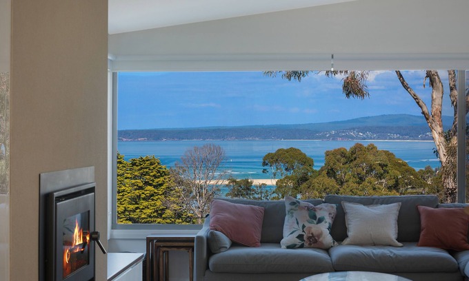 Merimbula House | ADS On Collins - 4 Bedroom Pet friendly home - 2+ nights