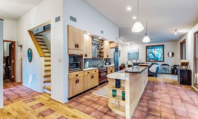 Spring Branch Cottage | Adventure Oasis with Private Creek and Treehouse Near CanyonLake