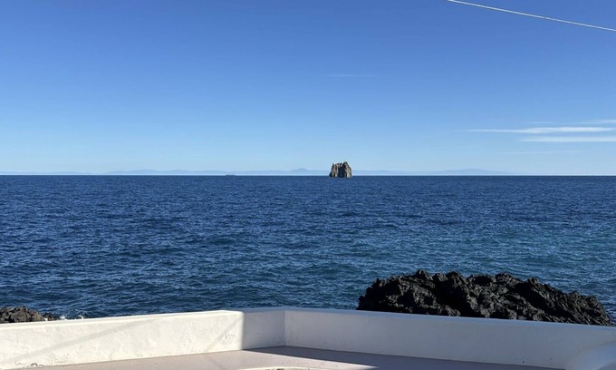 Piscita Villa | Aeolian Villa Overlooking the sea and Direct Access to the Cove Below