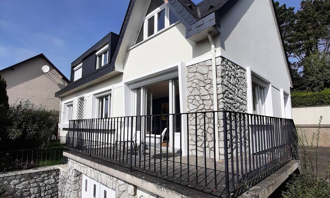 Ault House | AG12 – Villa "Les Dix Mouettes" : Vue Mer, Confort & Moments Inoubliables