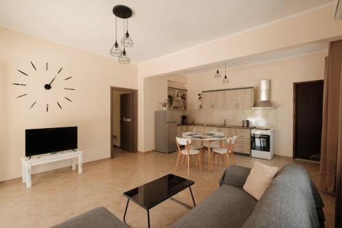 Pelekito Apartment | Agatha's spacious modern apt-1