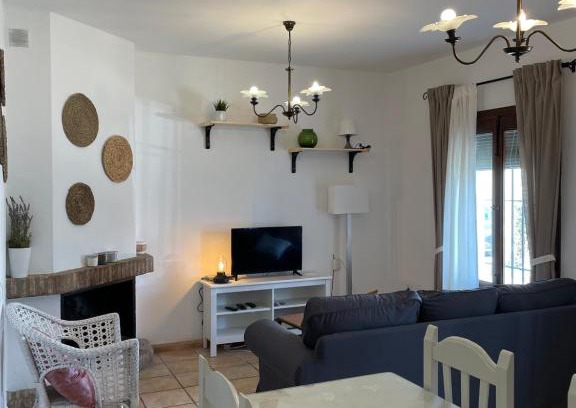 Higuera de la Sierra House | Agradable casa rural con chimenea en interior