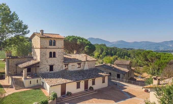 Montone Apartment | Agriturismo Borgo Pulciano in Montone