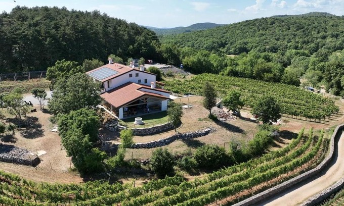 Sales House | Agriturismo Budin