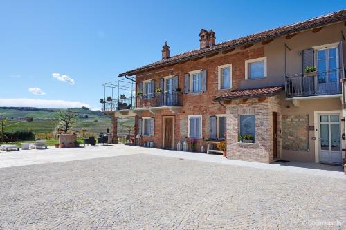 Barolo House | Agriturismo Cascina Sciulun