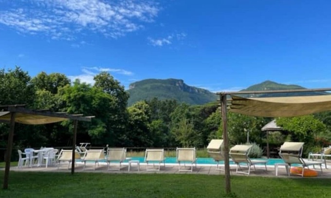 Mologno Other | Agriturismo in Fattoria: Intera Struttura