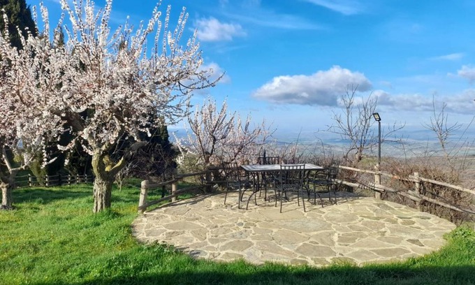 Stribugliano House | Agriturismo La valle del Monte Aquilaia