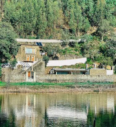 Castelo de Paiva House | Aguilhões River House