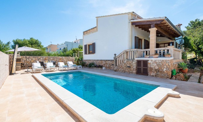 Urbanizacion Mont Ferrutx House | Air-Conditioned Holiday Home with Pool, Garden, Terrace & Wi-Fi