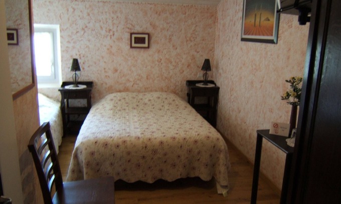 Labruguiere Bed & Breakfast | Air-conditioned guest room up to 3 people - Free Wifi.