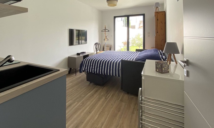 Angoulins Apartment | Air-conditioned studio with garden – 10 min from La Rochelle, near beaches