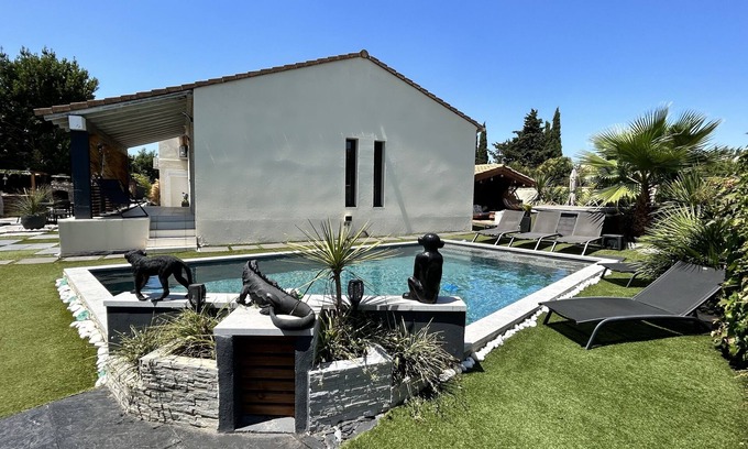 Garons House | Air-conditioned villa with private pool and Jacuzzi, in CAMARGUE