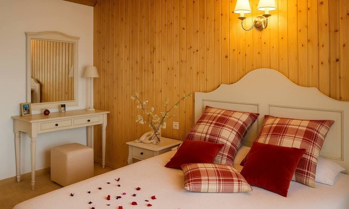 Tsivlos Apartment | Aithra Boutique Hotel Comfy Double w/Lake View