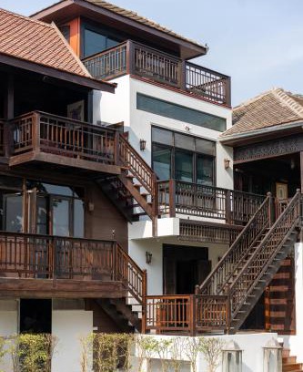 Si Satchanalai Bed & Breakfast | Akara House Sukhothai - Luxury Riverside Residence