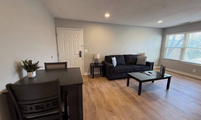 South Central Omaha Apartment | Aksarben, second floor, w/on-site parking