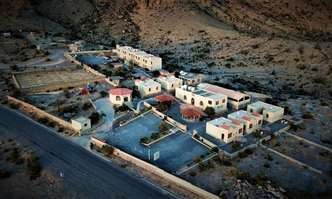 Wadi Bani Kharus Hotel | Al Hoota rest house