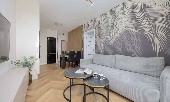 Wlochy House | Al. Jerozolimskie 190 | Warsaw | Beige Apartment | Parking