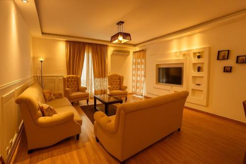 New Cairo Apartment | Al-Rehab Luxury Apartment 2 bed rooms New Cairo شقه فاخره غرفتين تشطيبات وفرش فندقي مدينه الرحاب القاهره الجديده