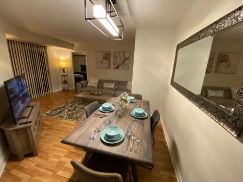 Downtown Mississauga Apartment | Alaa Aldahhan