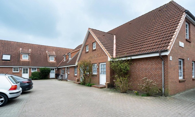 Tinnum Apartment | Albatros OG - Modern 3-room app. for 4 pers. with parking space, WLAN,