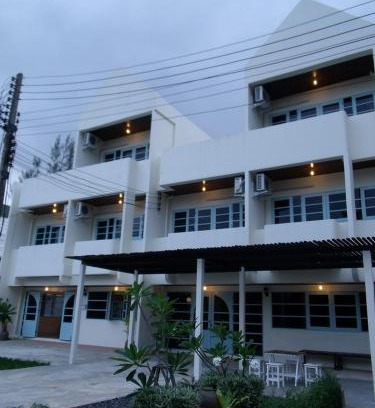 Saphli House | Albatross Guesthouse @ Thungwualaen Beach