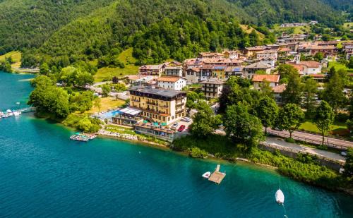 Mezzolago Hotel | Albergo Mezzolago