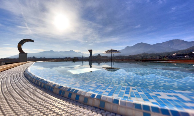 Loano Hotel | Albergo Yacht Club Marina di Loano