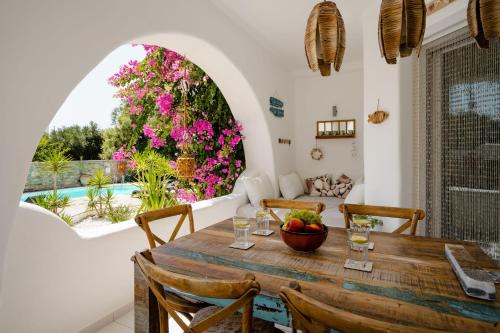 Agios Prokopios House | Albion, Cosy Two Storey Apartment, Stelida Naxos
