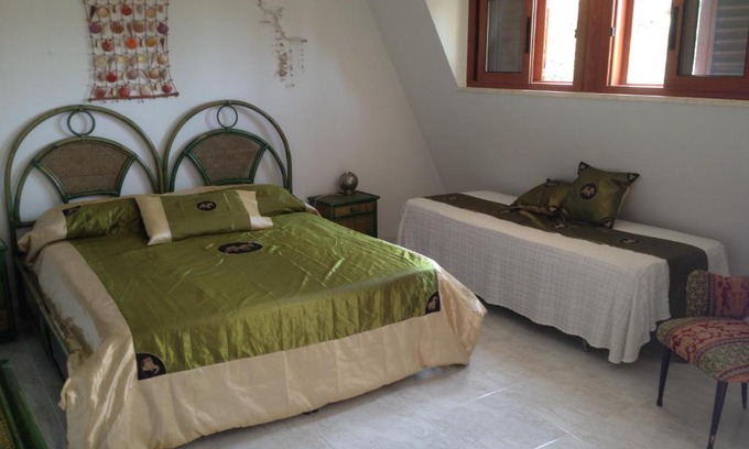 Gizzeria Bed & Breakfast | Alhambra