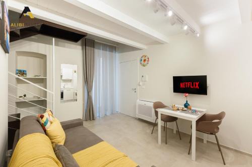 Ruvo di Puglia Apartment | ALIBI SUITES Loft: Centralissimo con Free WiFi, Netflix, A/C e tutti i Comfort